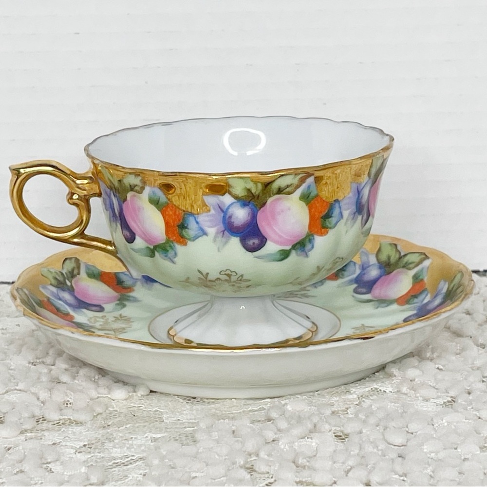 VTG THAMES TEACUP & SAUCER  #3191 Fruit Border Gold Trim Fine Bone China Japan